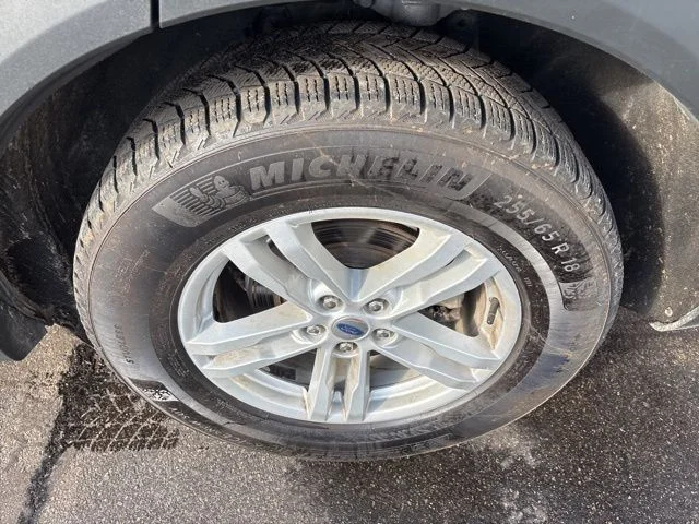 Used 2022 Black Ford XLT image 4