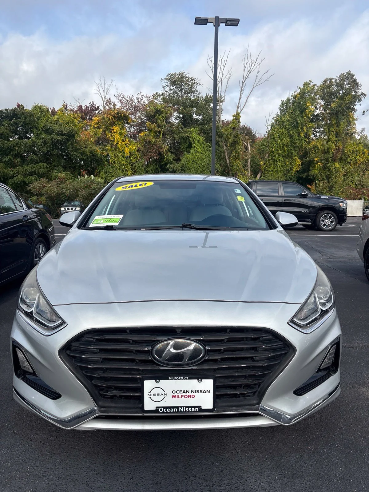 Used 2018 Silver Hyundai SE image 3