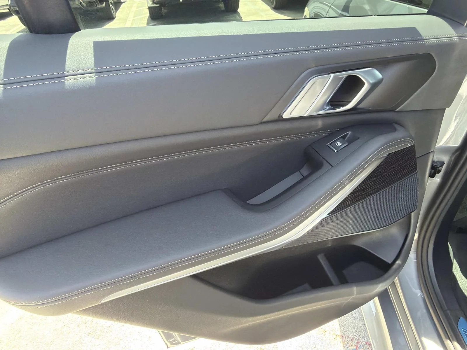 New 2026 Skyscraper Grey Metallic BMW sDrive40i image 9