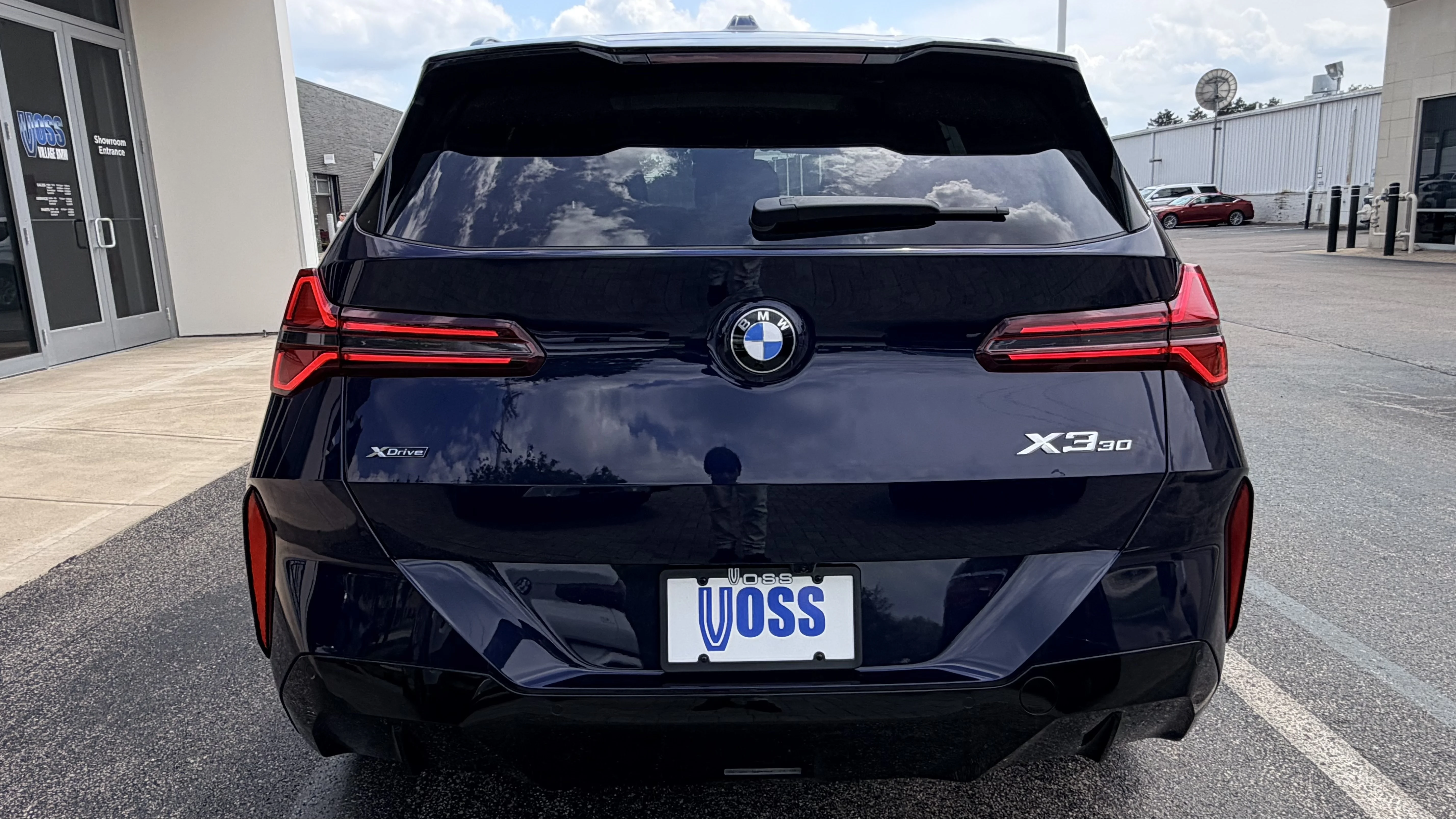 New 2026 Tanzanite Blue II Metallic BMW 30 xDrive image 4