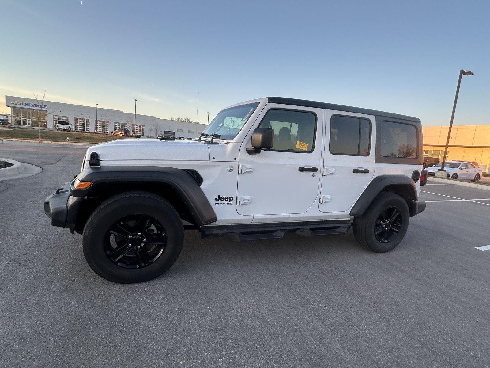 Used 2019 Jeep Wrangler Unlimited Altitude with VIN 1C4HJXDG8KW623138 for sale in Kansas City