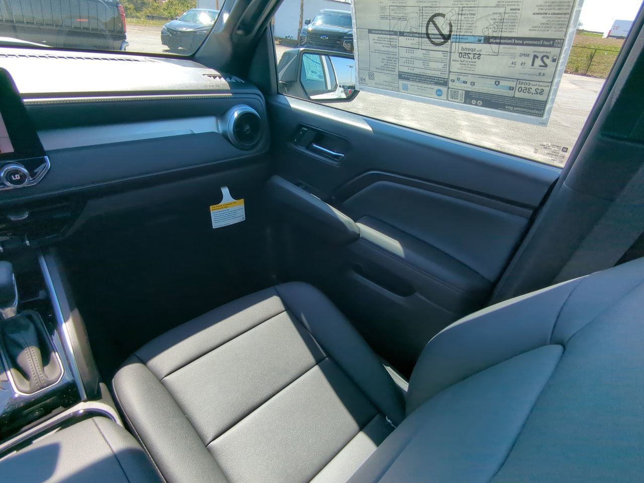 2026 Chevrolet Colorado LT - Photo 16
