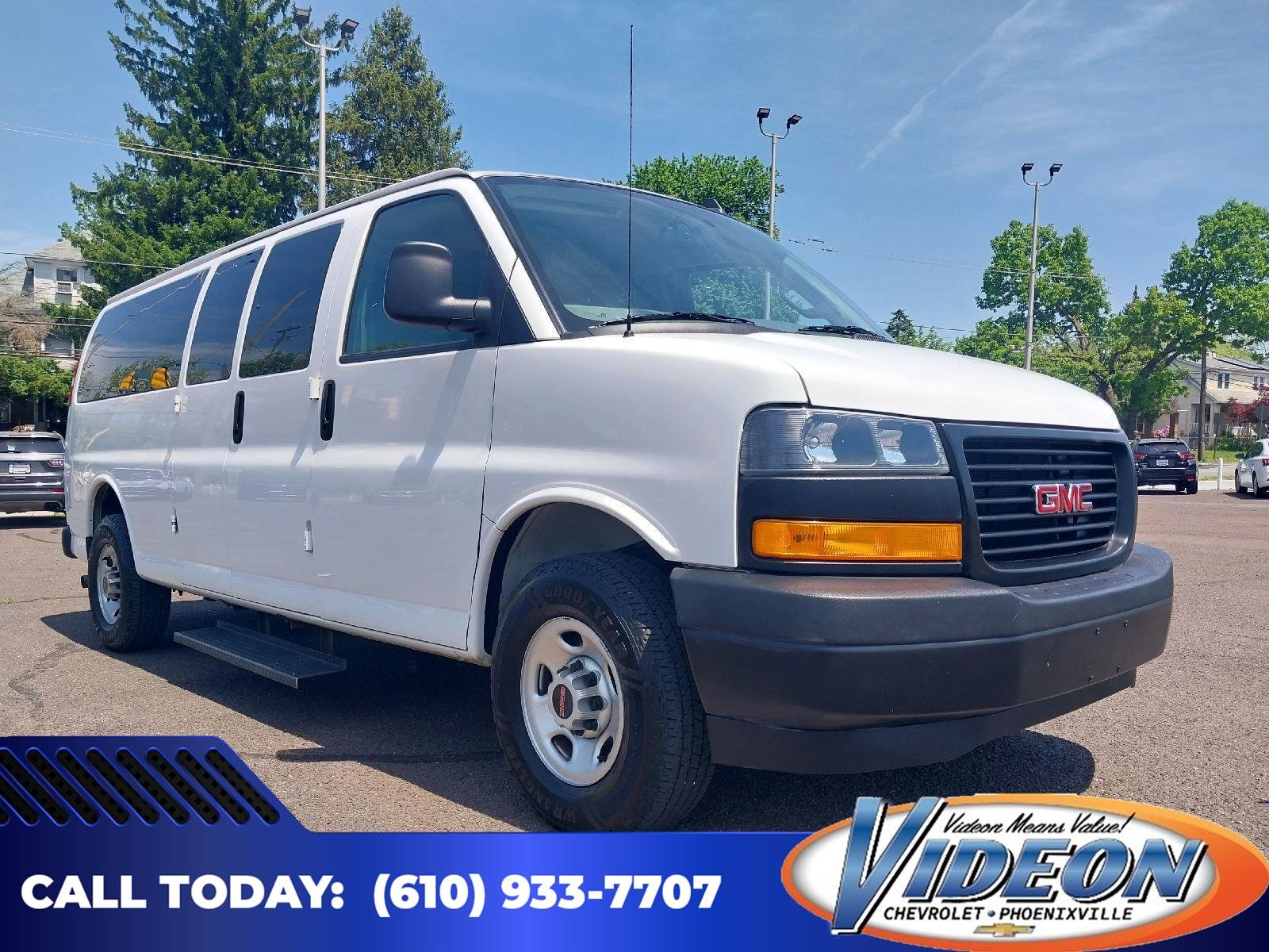 2023 GMC Savana Passenger