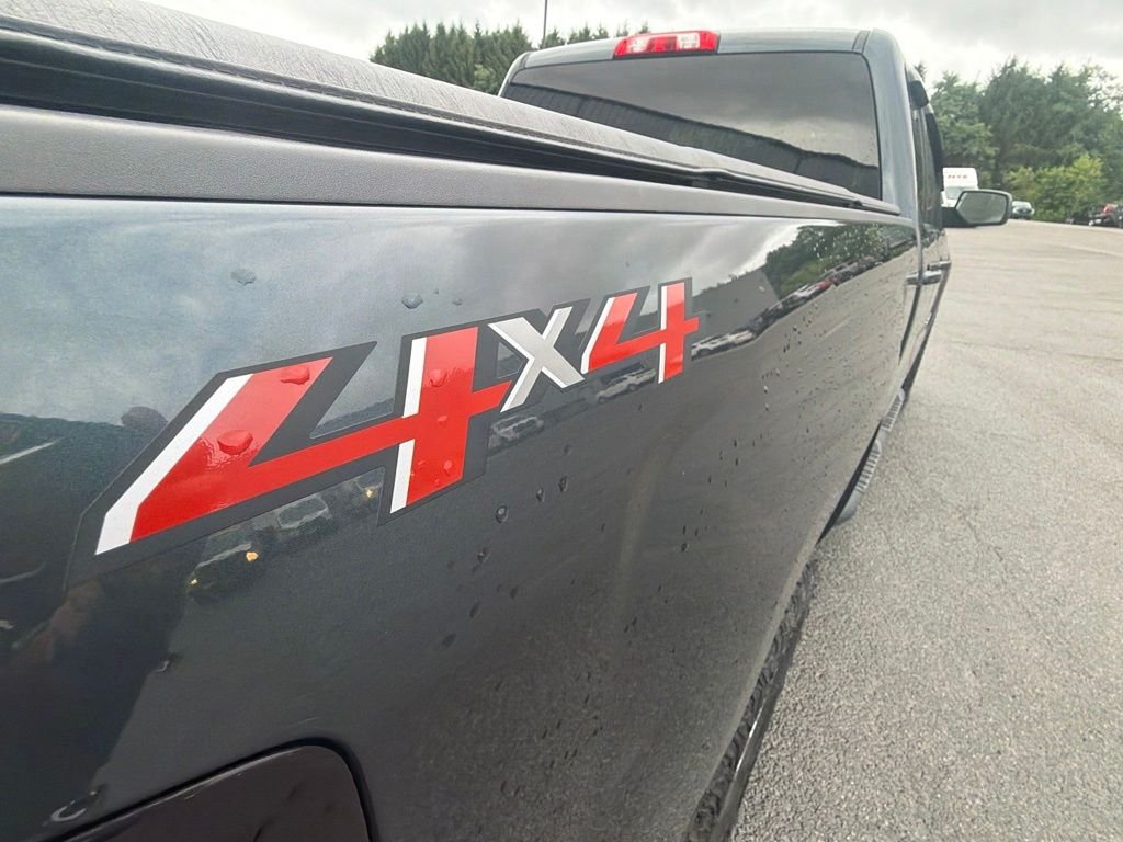 Used 2018 Gray Chevrolet LT image 12