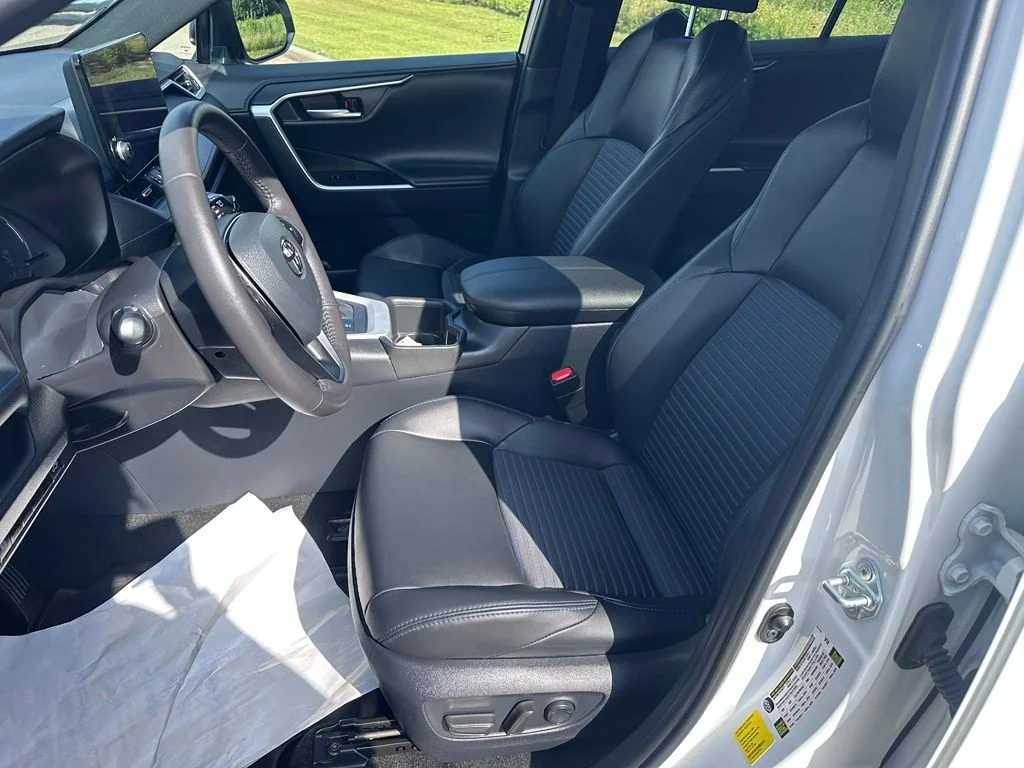 2024 Toyota RAV4 XSE - Photo 13