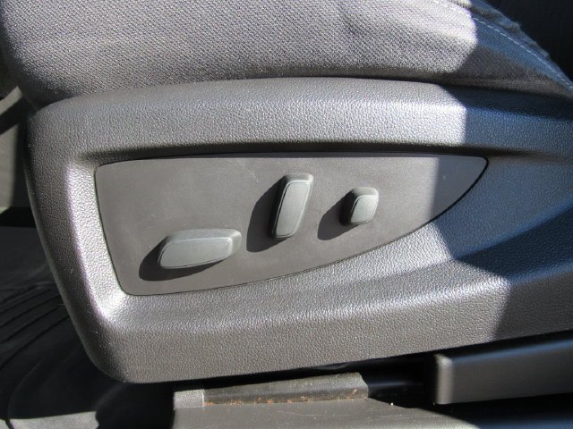 Used 2018 Gray GMC SLE image 14