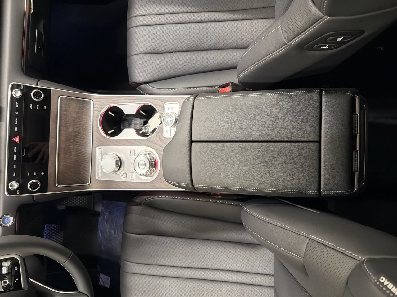 New 2026 Capri Blue Genesis 2.5T SELECT image 23