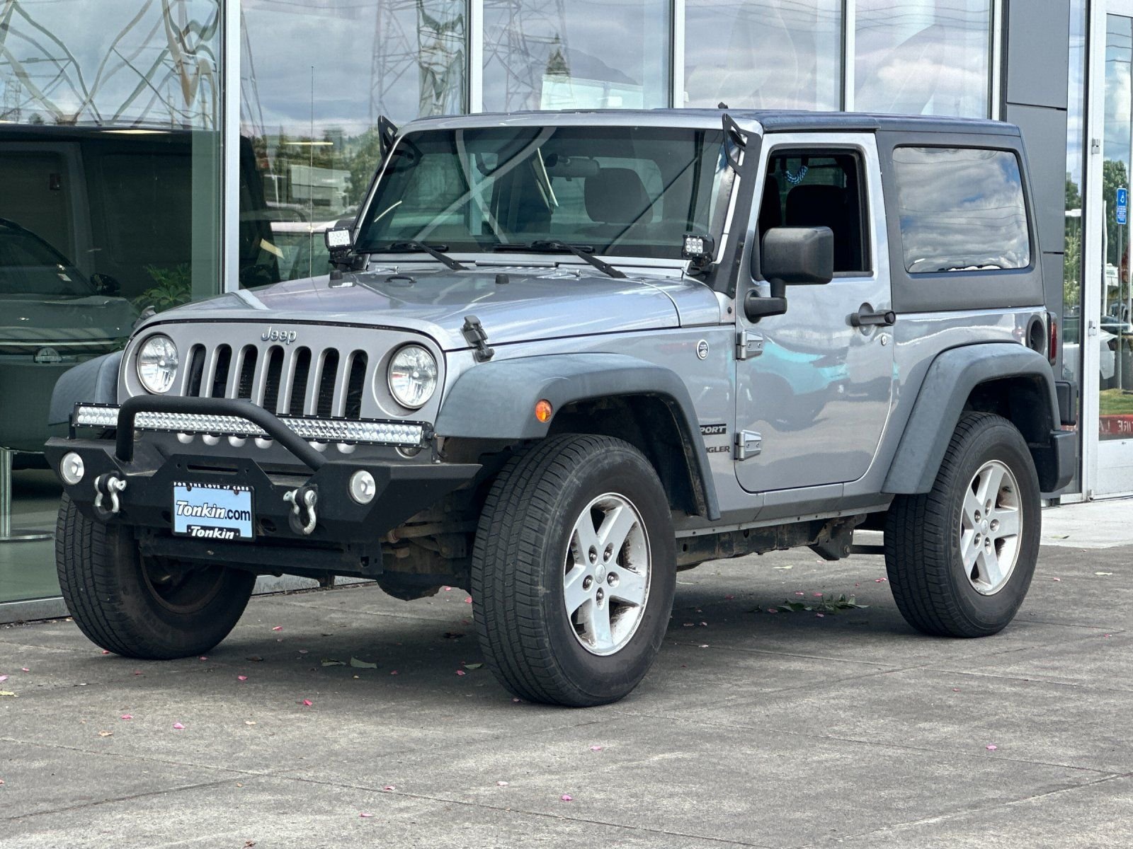 Used 2016 Billet Silver Metallic Clearcoat Jeep Sport image 6