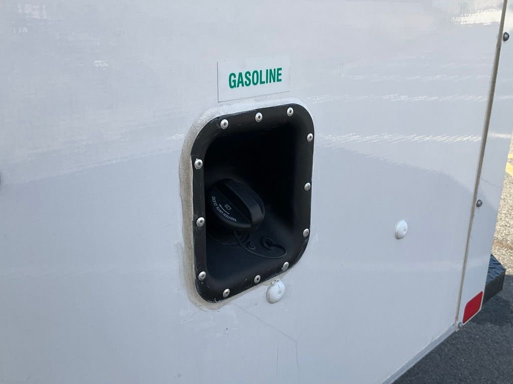 New 2026 Oxford White Ford E-350 SRW image 17