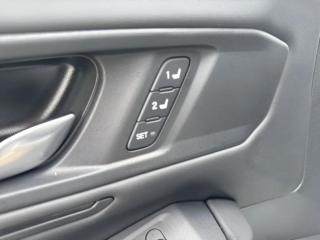 Used 2025 Gray Honda EX-L image 11
