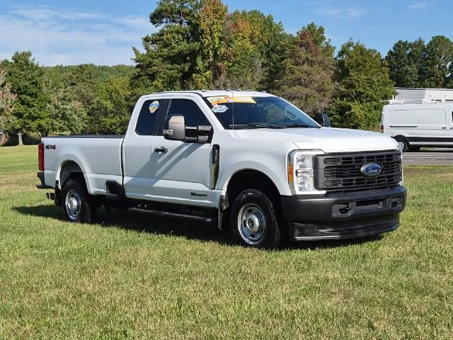 Used 2023 White Ford XL image 15