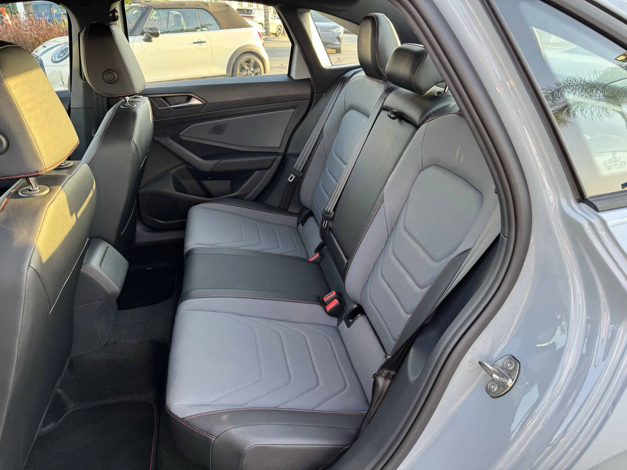 New 2026 Monument Gray w/Deep Black Roof Volkswagen Autobahn image 30