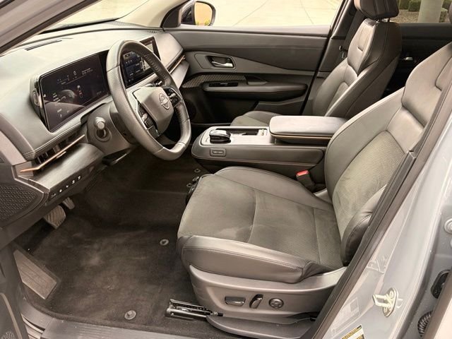 Used 2024 Diamond Pearl Nissan ENGAGE image 11