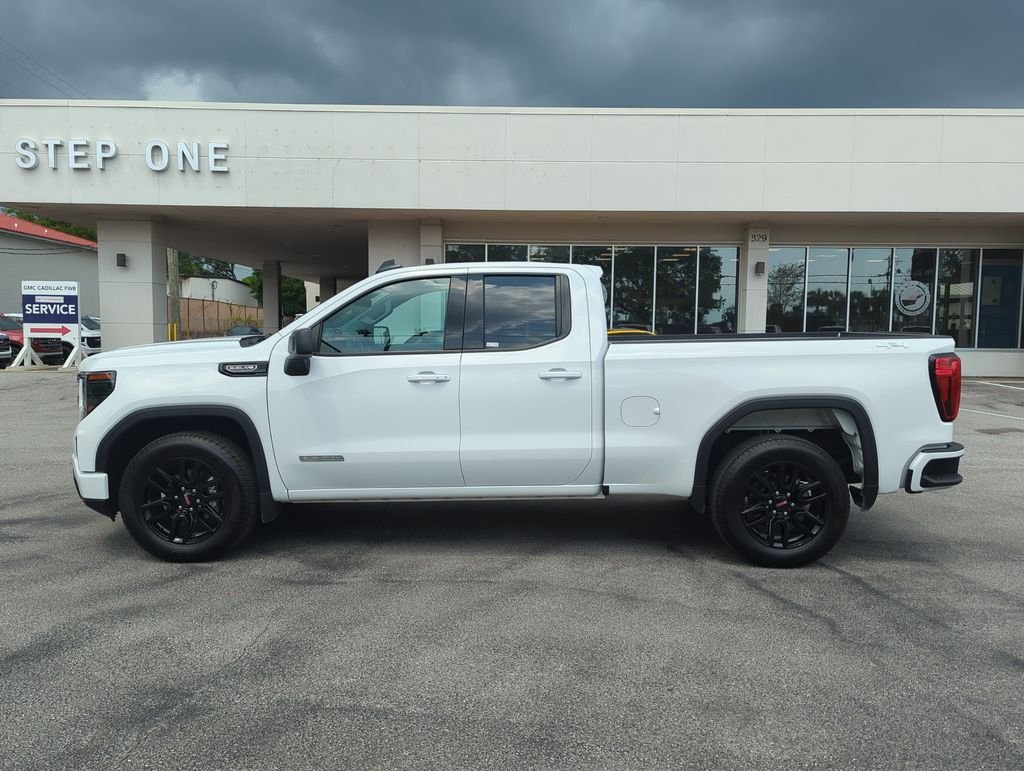Used 2025 White GMC Elevation image 3