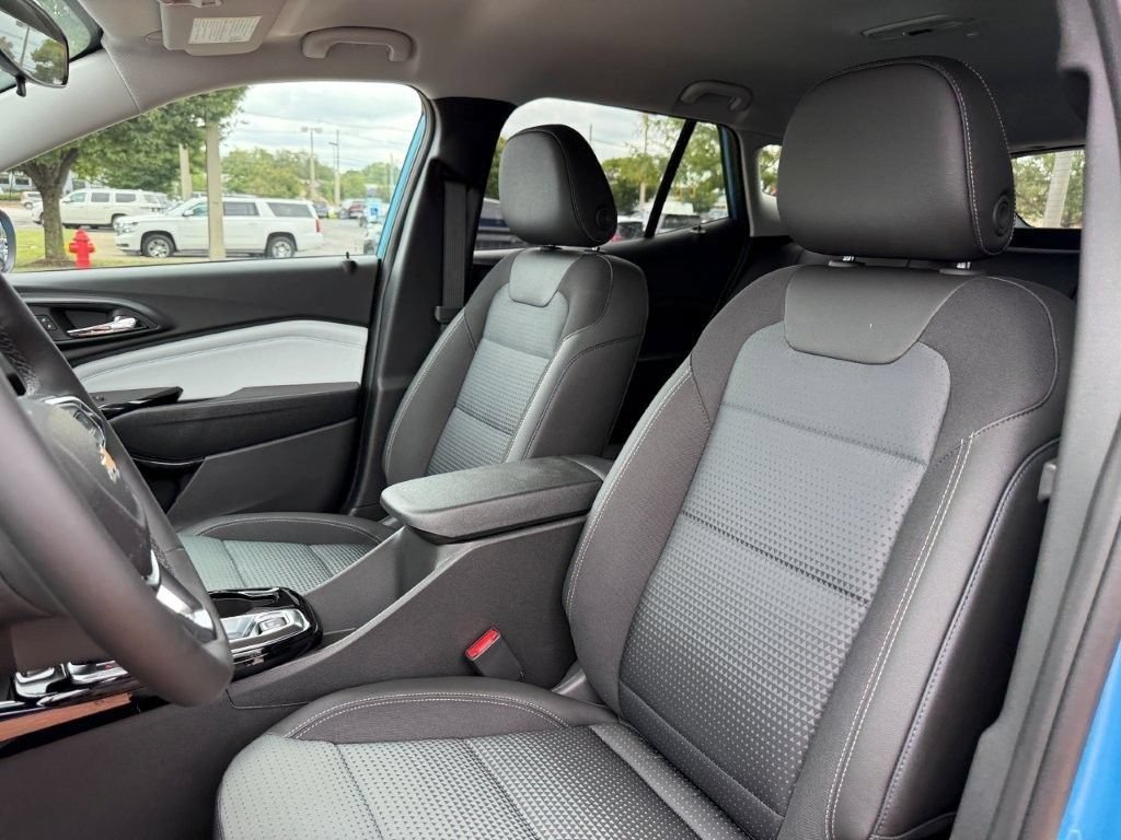 2026 Chevrolet Trax LT - Photo 11