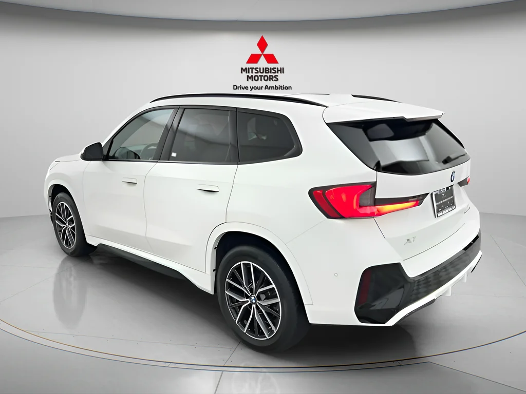 Used 2025 Alpine White BMW xDrive28i image 6