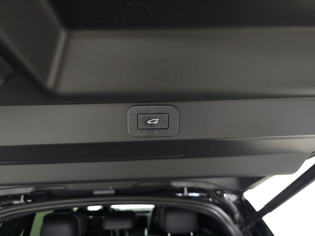 Used 2025 Black Land Rover Autobiography image 7
