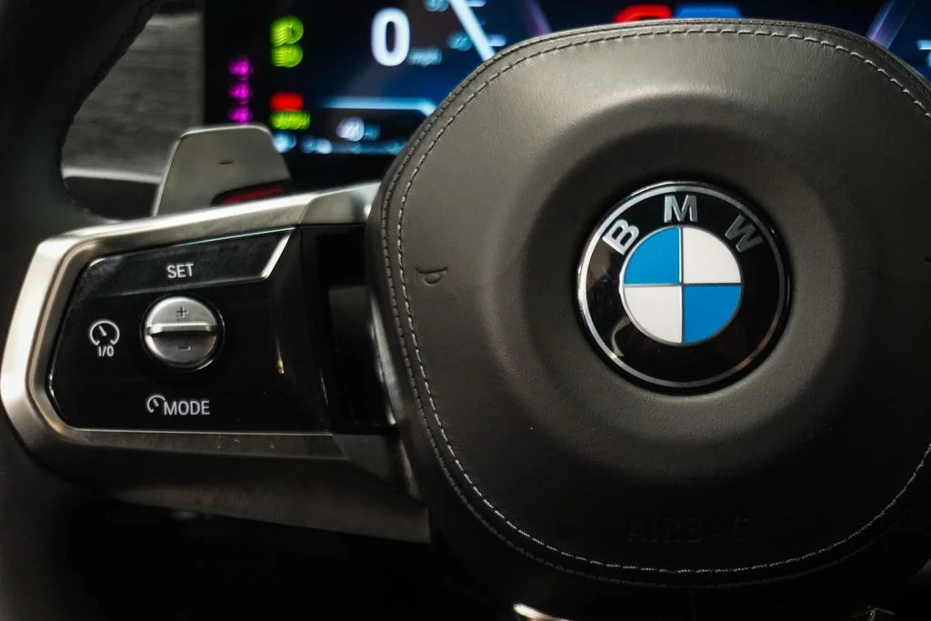 Used 2023 Black BMW 760i xDrive image 18