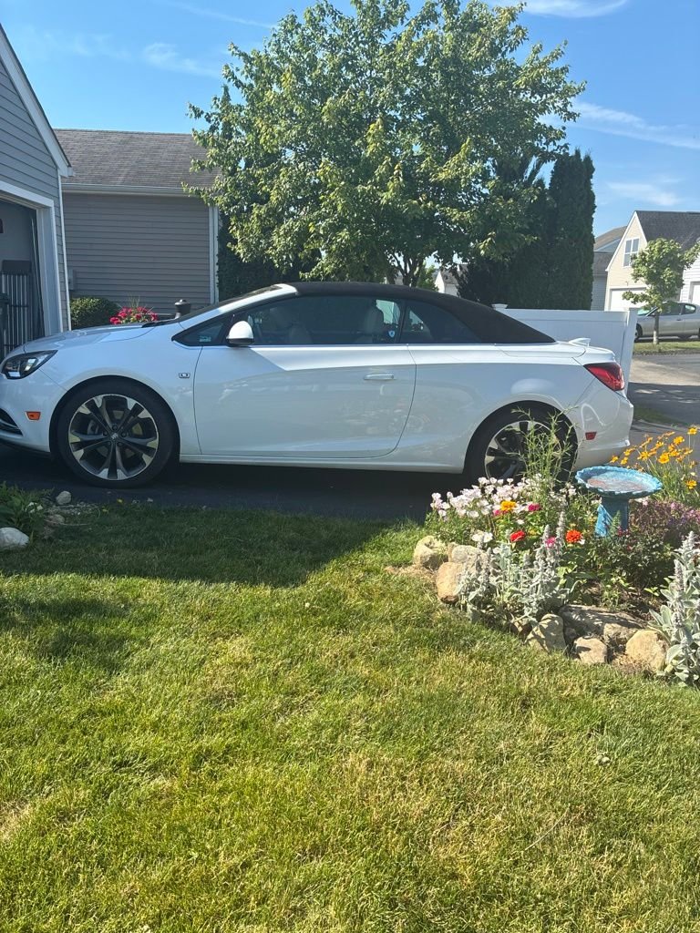 Used 2017 White Buick Premium image 4