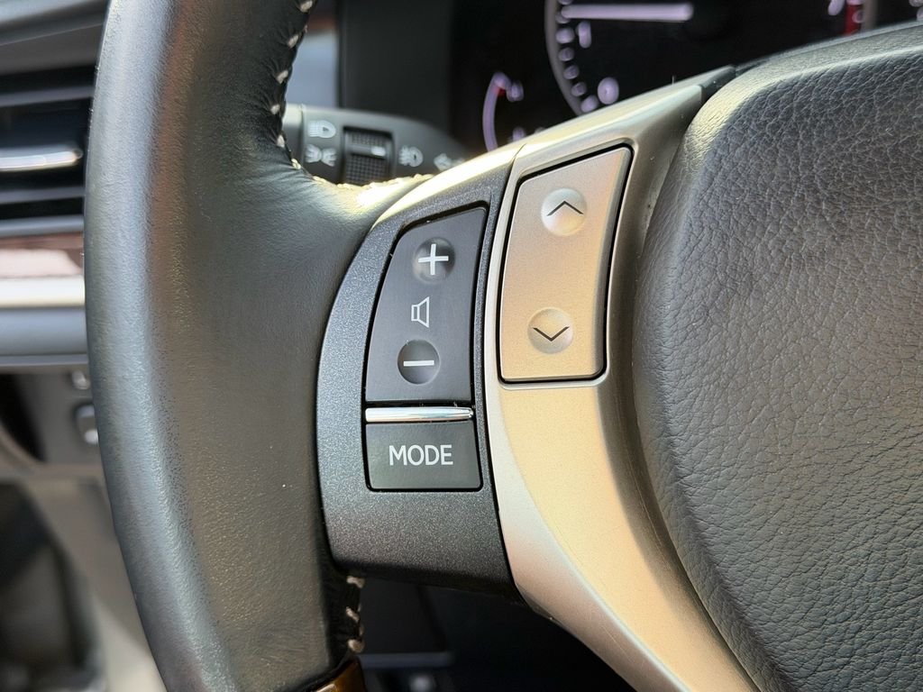 Used 2015 Silver Lexus 350 image 26