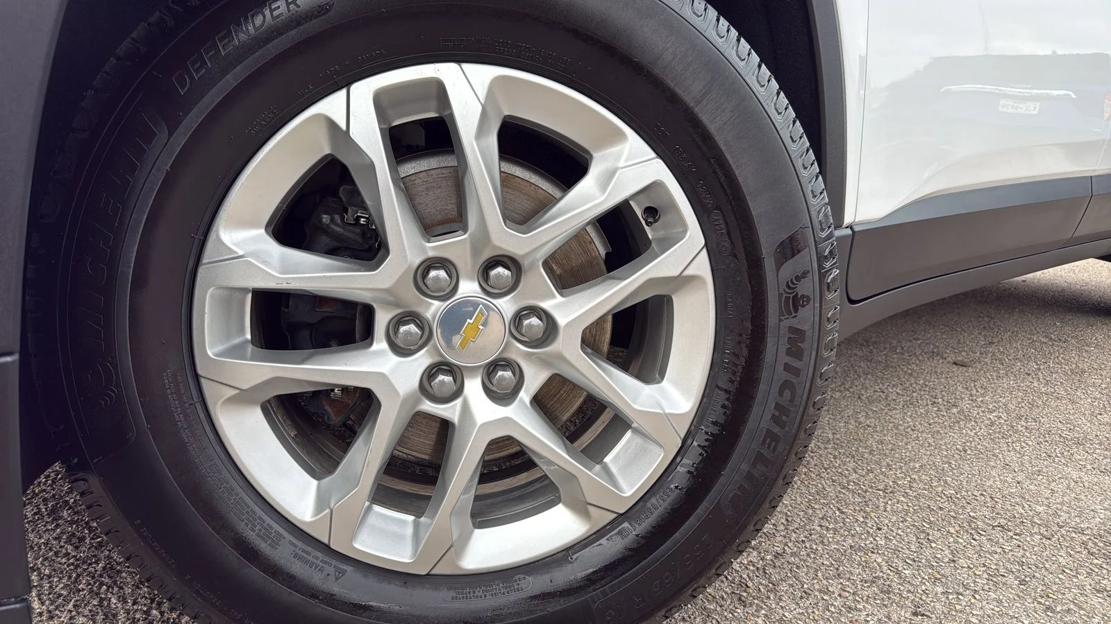 Used 2022 White Chevrolet LS image 29