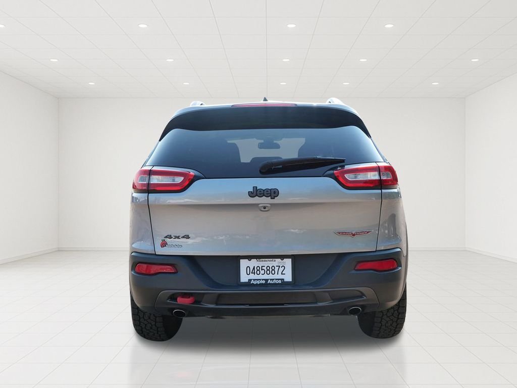 Used 2017 Silver Jeep Trailhawk image 5