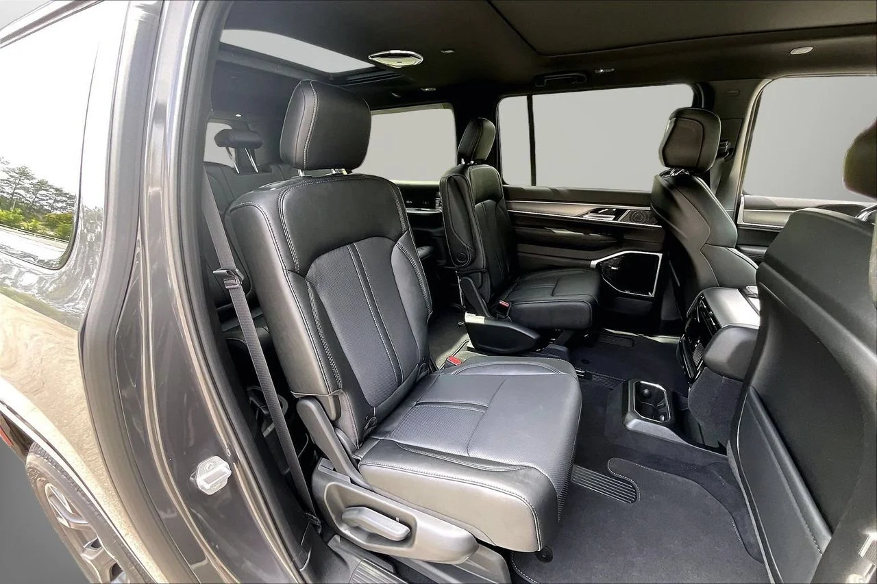 New 2026 Baltic-Gray Metallic Clear-Coat Exterior Paint Jeep Limited Altitude image 21