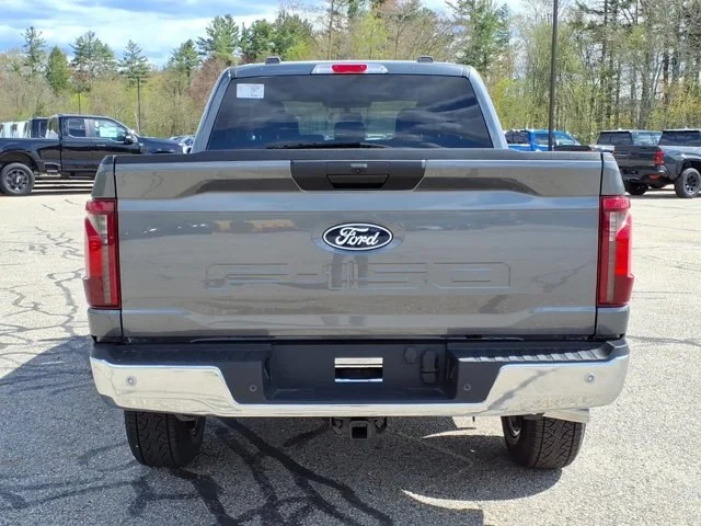 New 2026 Carbonized Gray Metallic Ford XLT image 25