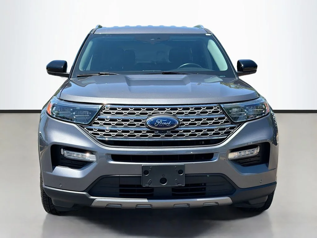 Used 2024 Gray Metallic Ford Limited image 3