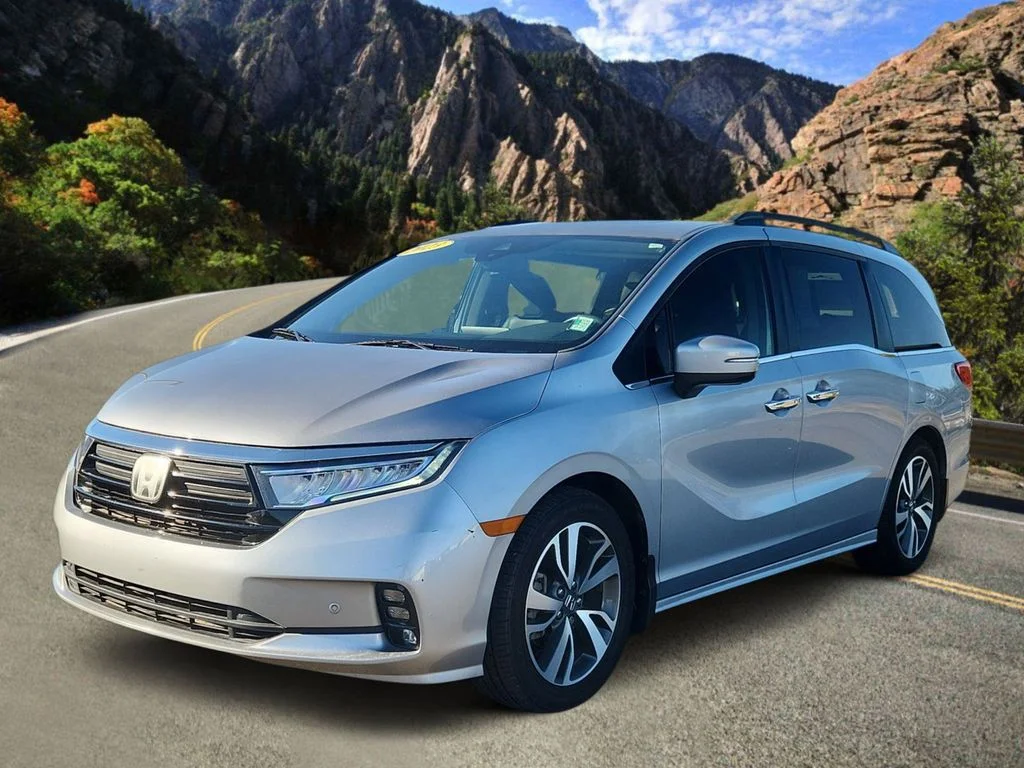 Used 2023 Silver Honda Touring image 5