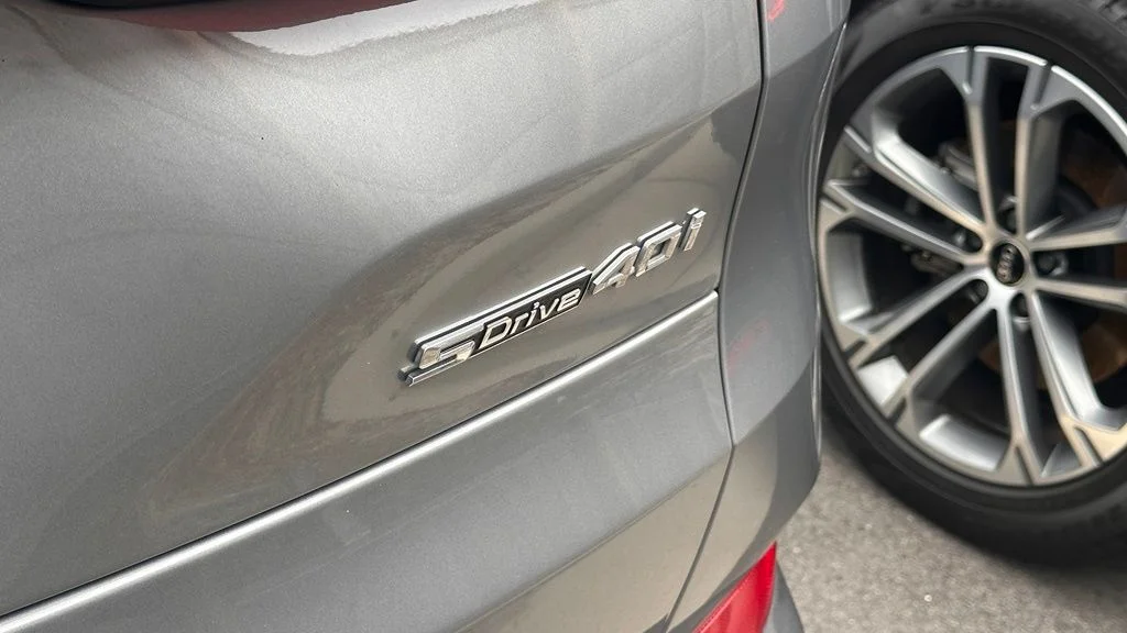 Used 2024 Skyscraper Gray Metallic BMW sDrive40i image 8