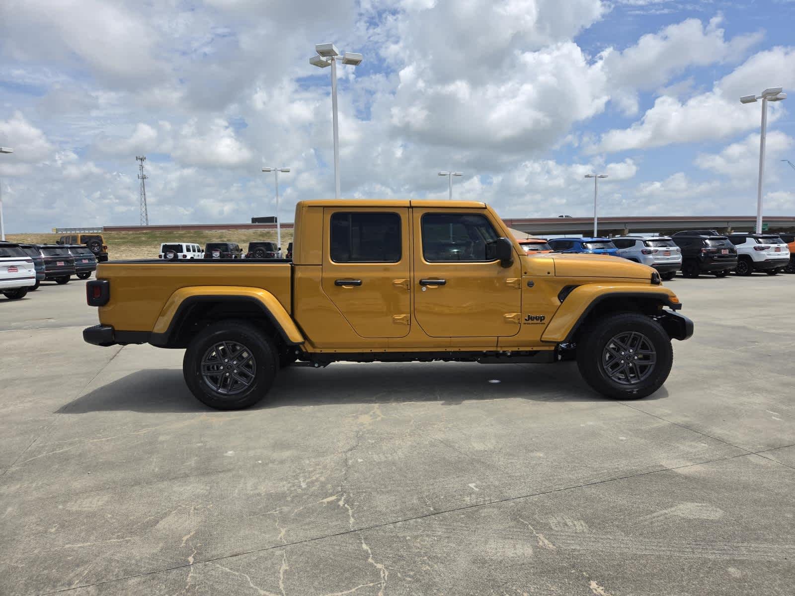 New 2026 Goldilocks Jeep Sport S image 6