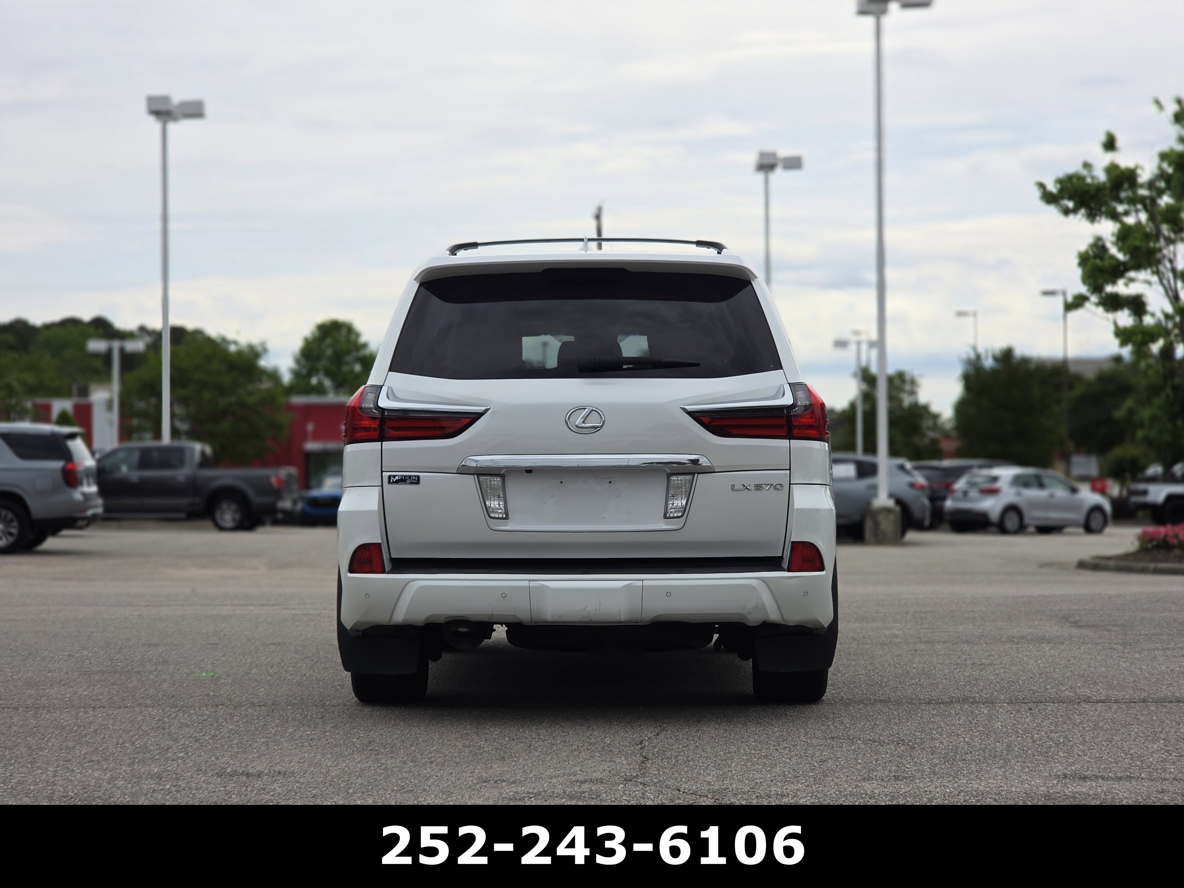 Used 2016 Starfire Pearl Lexus 570 image 6