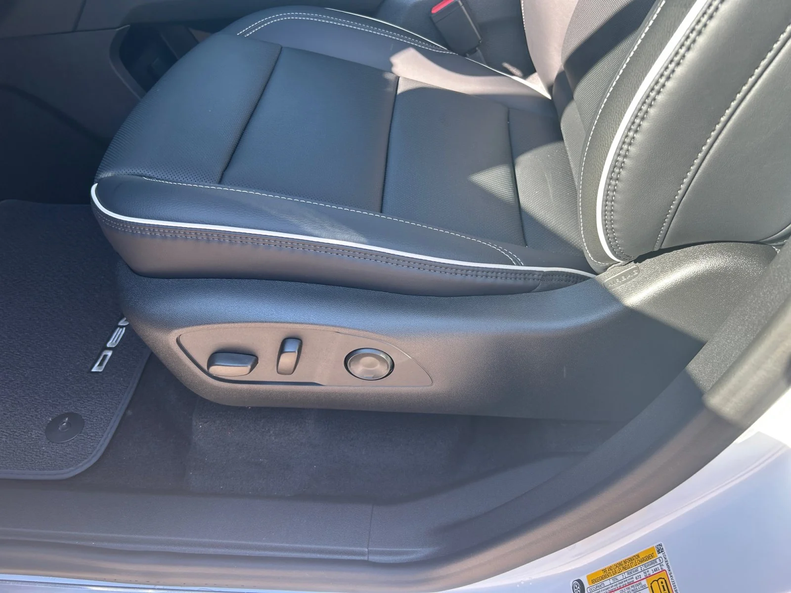 New 2027 Summit White GMC Denali AWD image 15