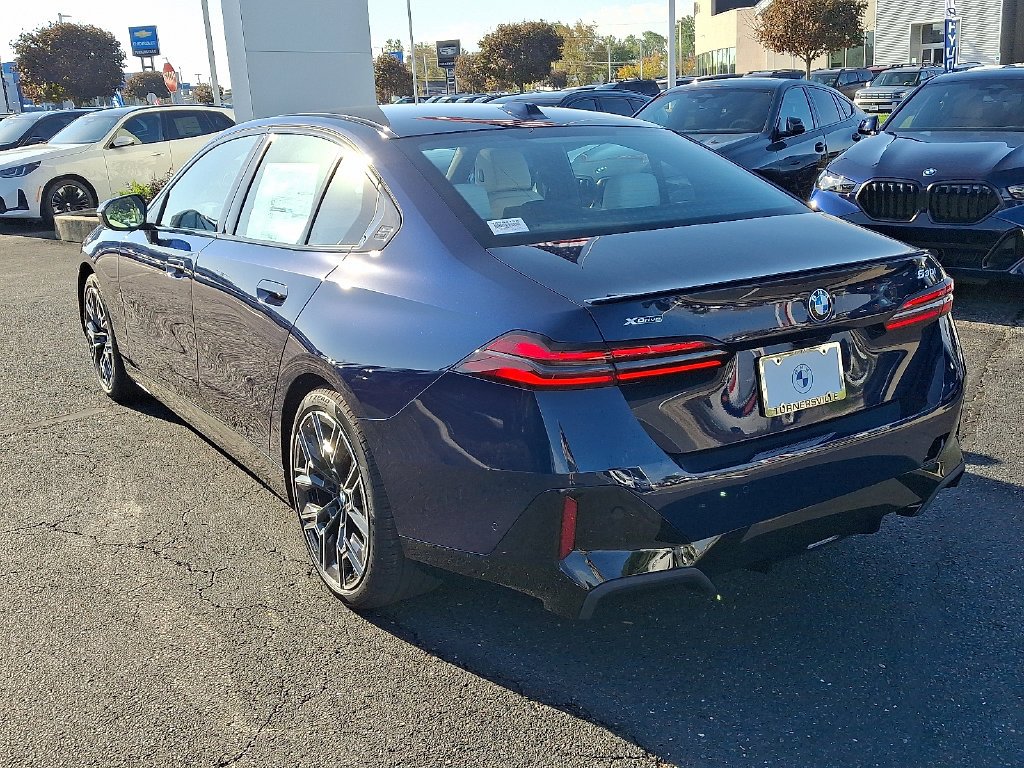 New 2027 Tanzanite Blue II Metallic BMW 530i xDrive image 3