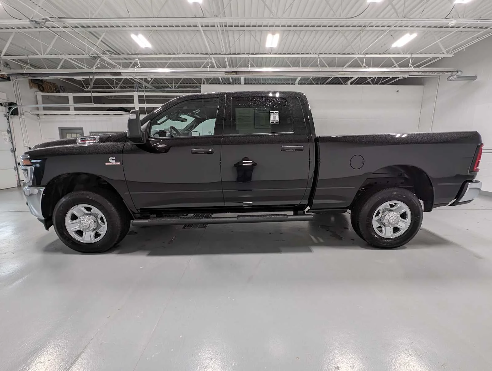 Used 2025 Diamond Black Crystal Pearlcoat Ram Tradesman image 9