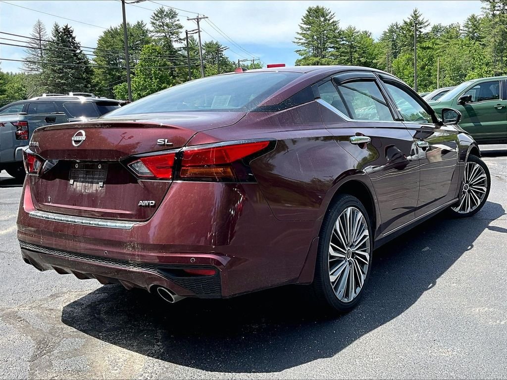 Used 2023 Red Nissan 2.5 SL image 4