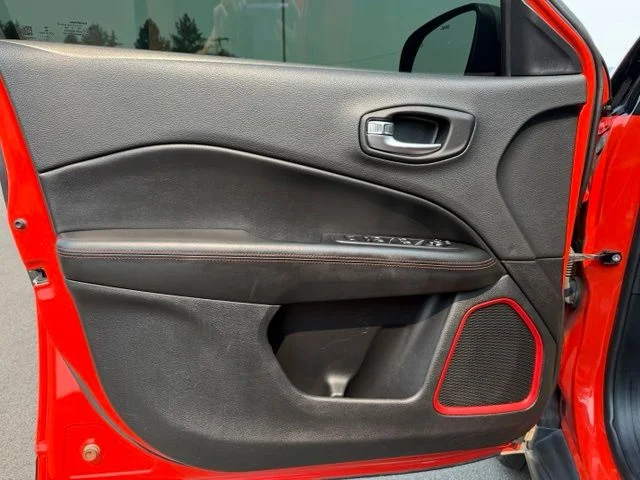 Used 2018 Spitfire Orange Clearcoat Jeep Trailhawk image 19
