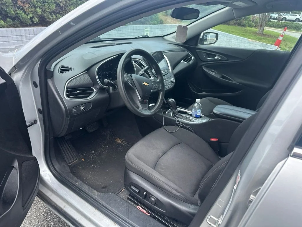 Used 2020 Silver Chevrolet LT image 5