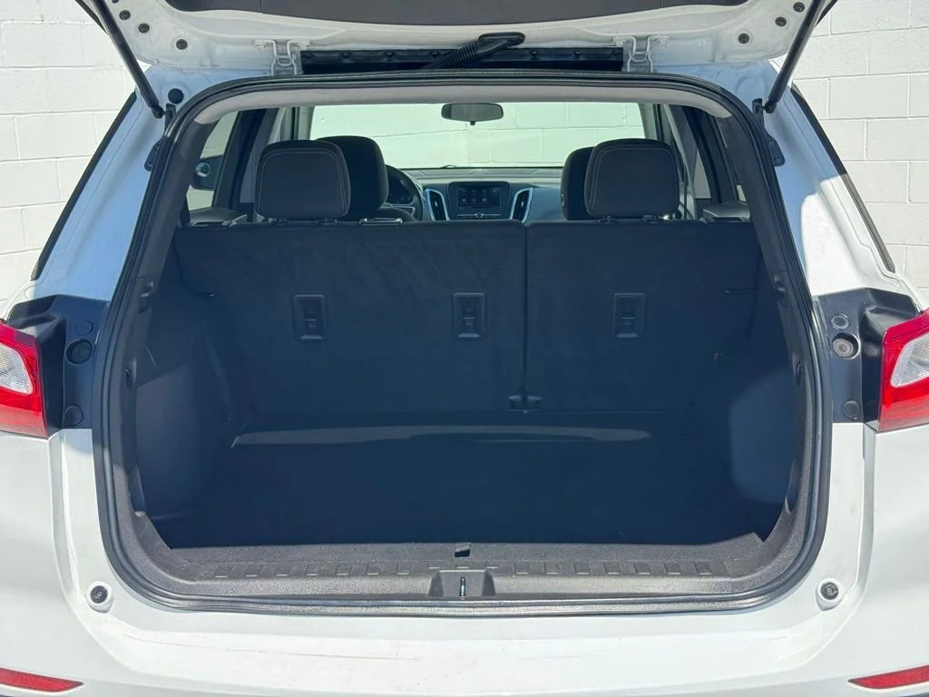 Used 2021 SUMMIT WHITE Chevrolet LS image 15