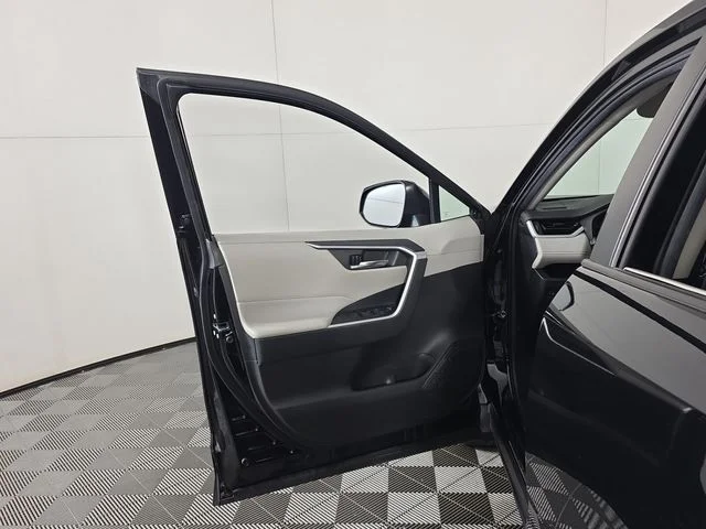Used 2022 Midnight Black Metallic Toyota XLE image 21