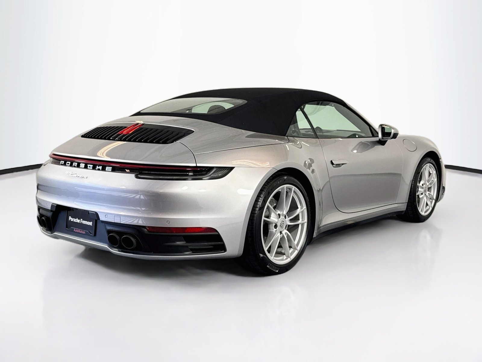 Used 2020 Gt Silver Metallic Porsche Carrera image 9