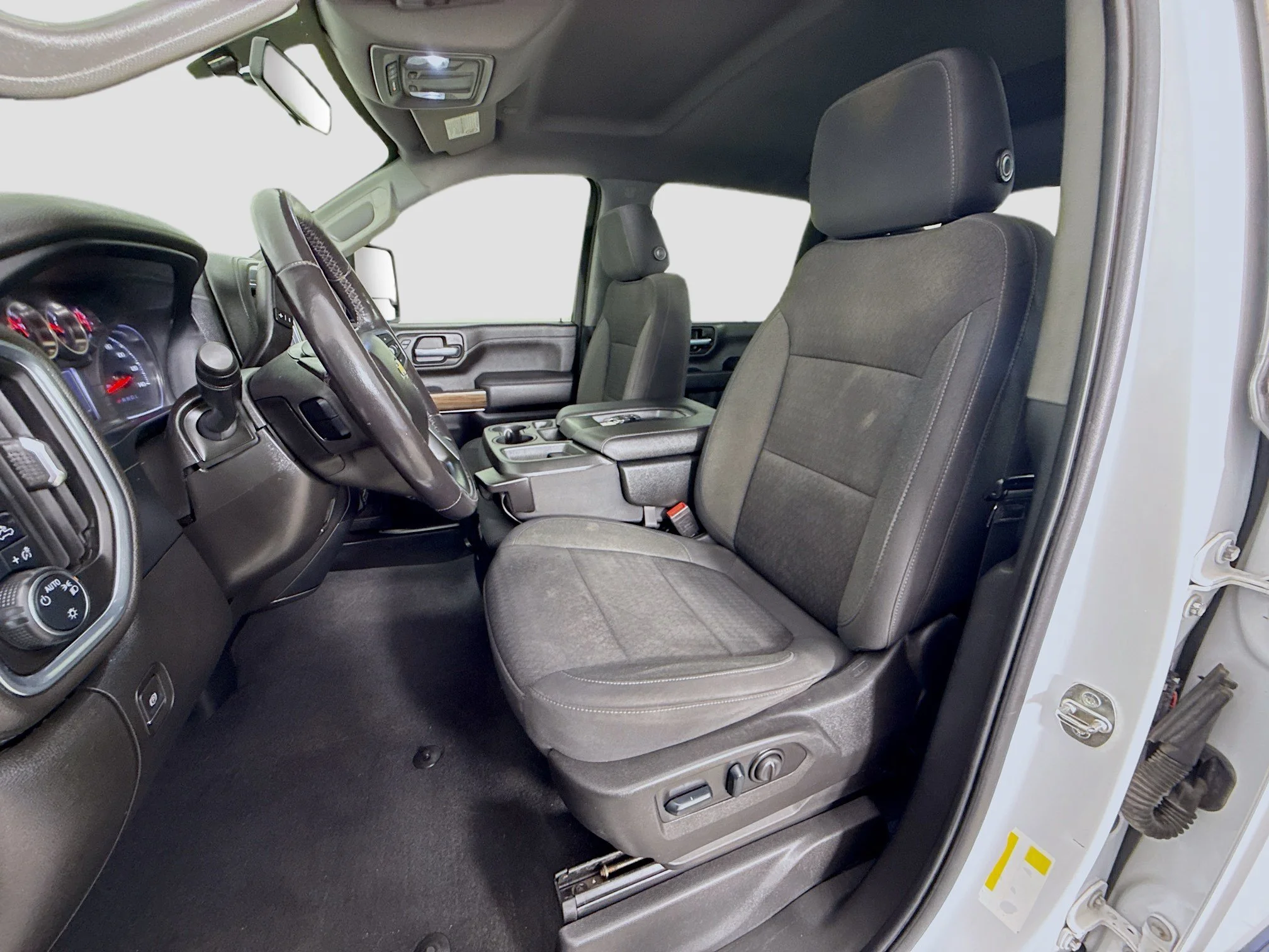 Used 2022 Summit White Chevrolet LT image 22