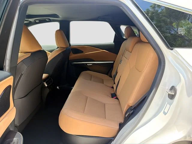 Certified Used 2025 White Pearl Lexus RX 350 Premium image 22