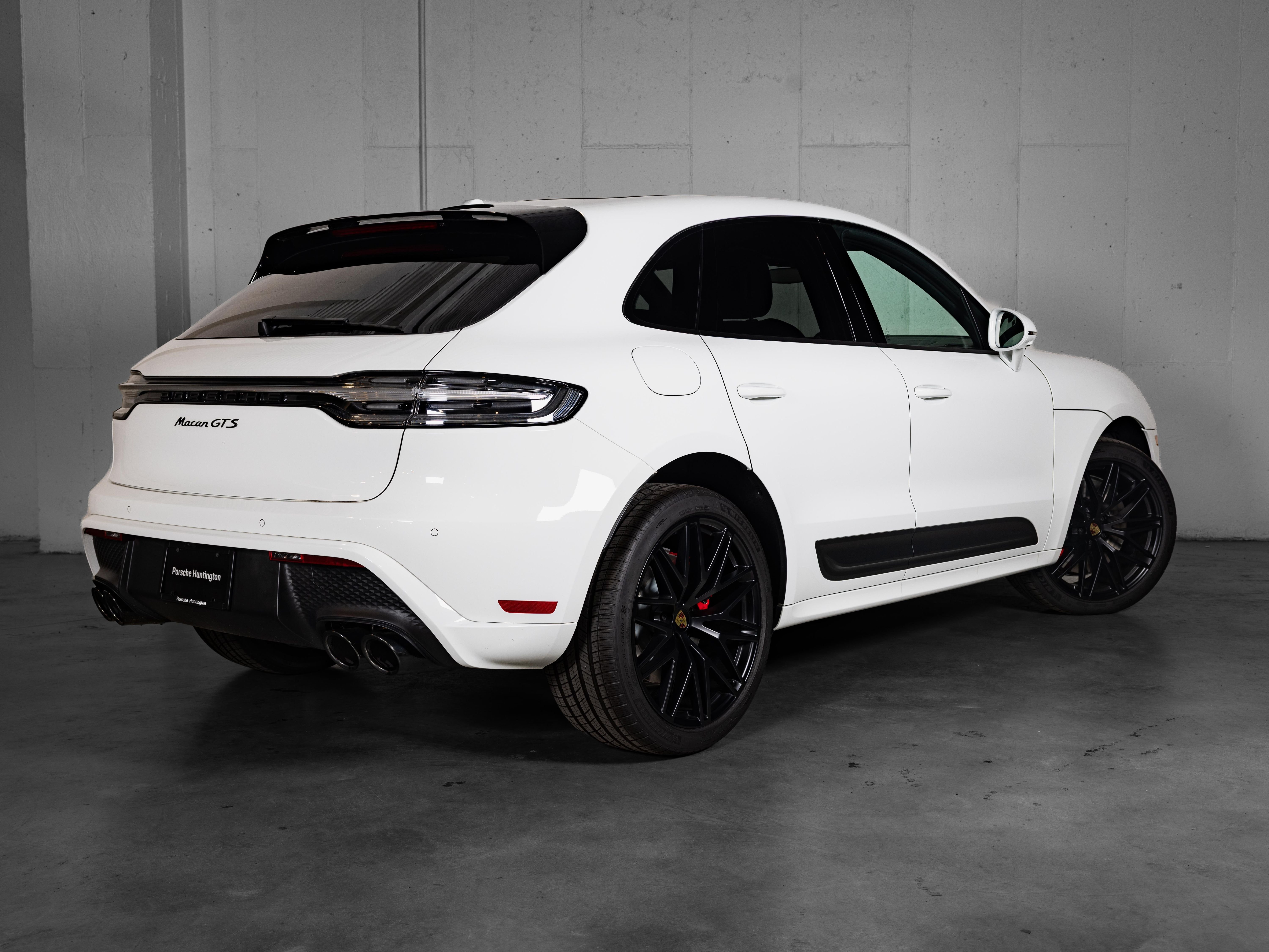 2026 Porsche Macan GTS - Photo 8