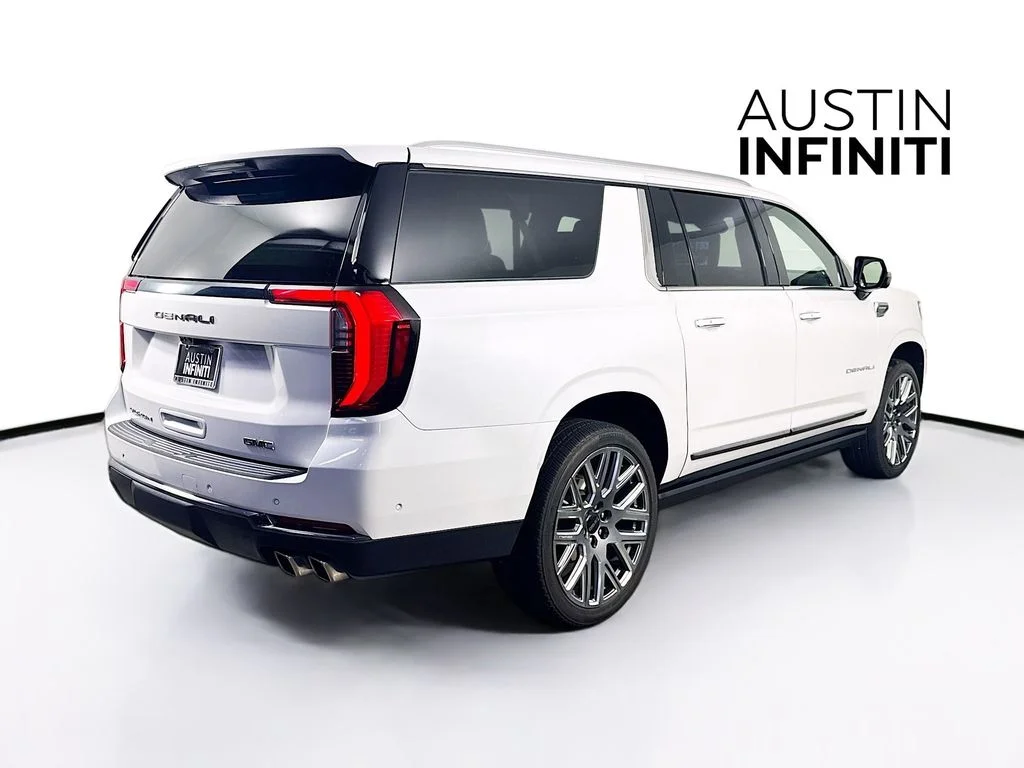 Used 2025 White GMC Denali Ultimate image 7