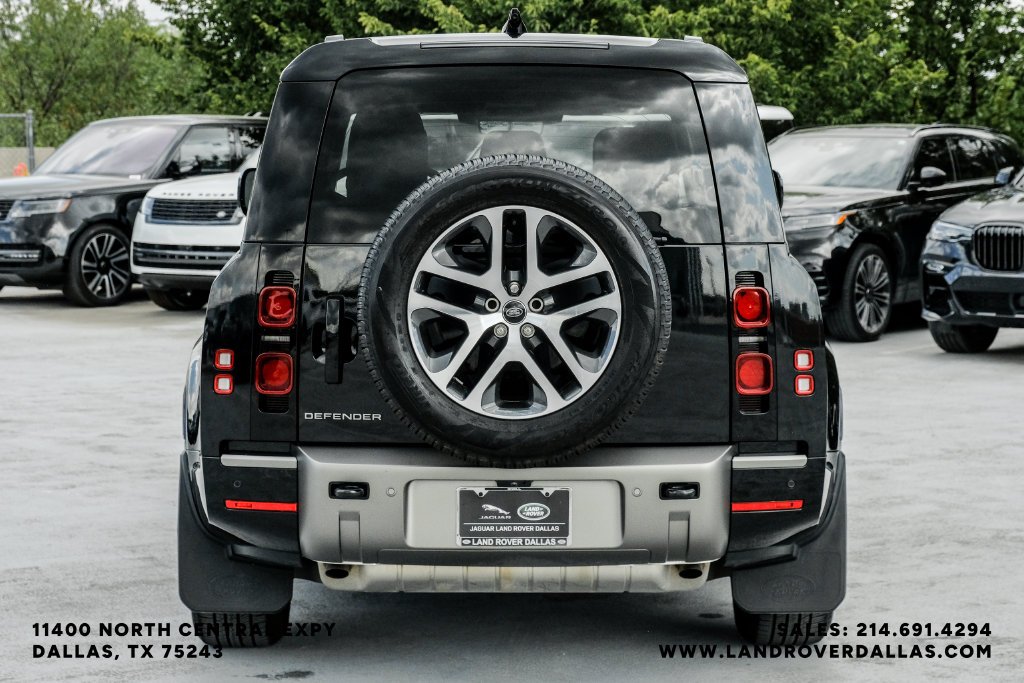 Used 2025 Black Land Rover X-Dynamic SE image 11