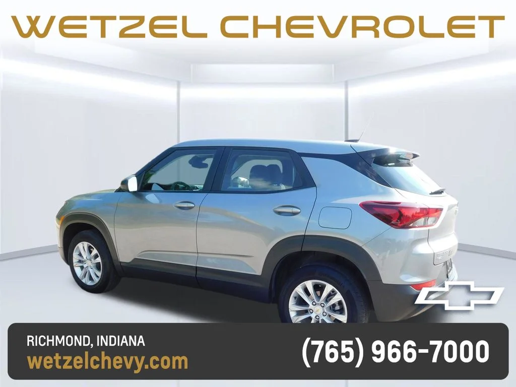 Used 2023 Gray Chevrolet LS image 5