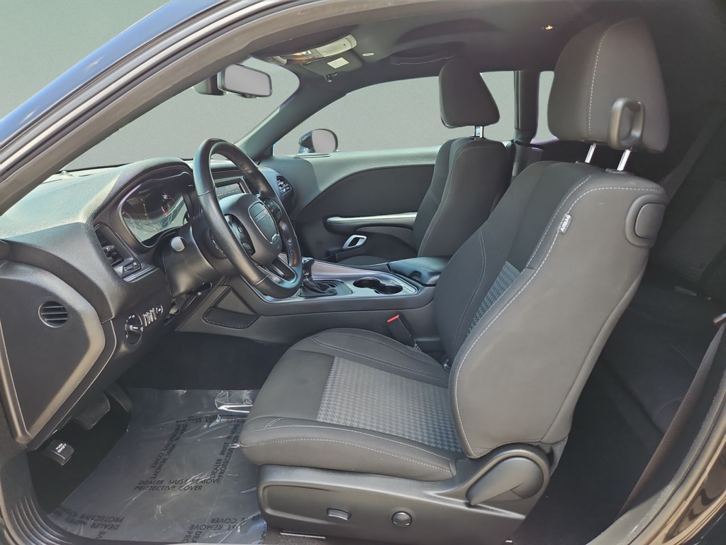 Used 2023 Black Dodge SXT image 24