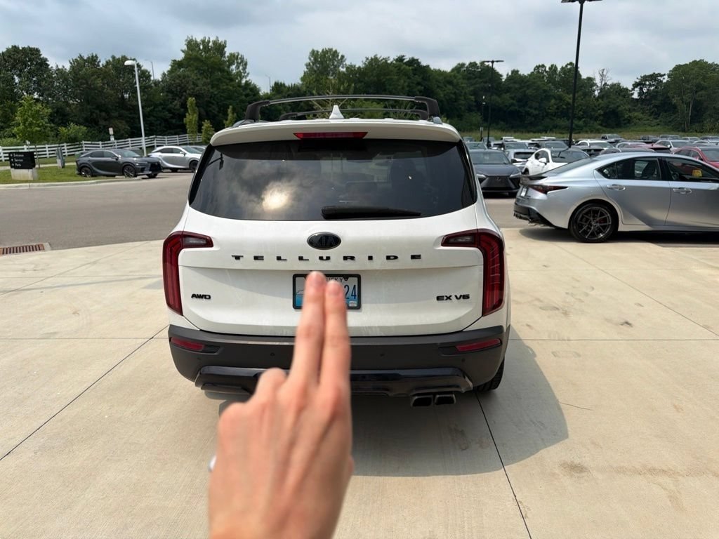 Used 2021 Snow White Pearl Kia EX image 6